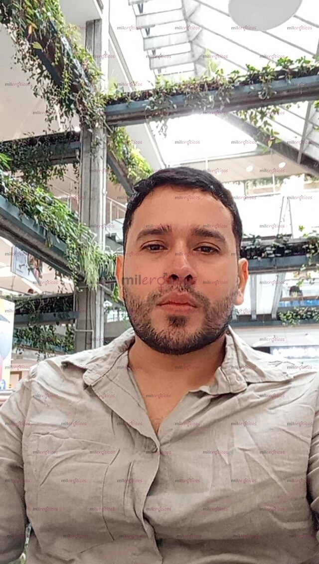 FOTOS DE HOMBRE CABALLERO Y DISCRETO QUE PRESTA SUS SERVICIOS DE COMPAÑÍA.