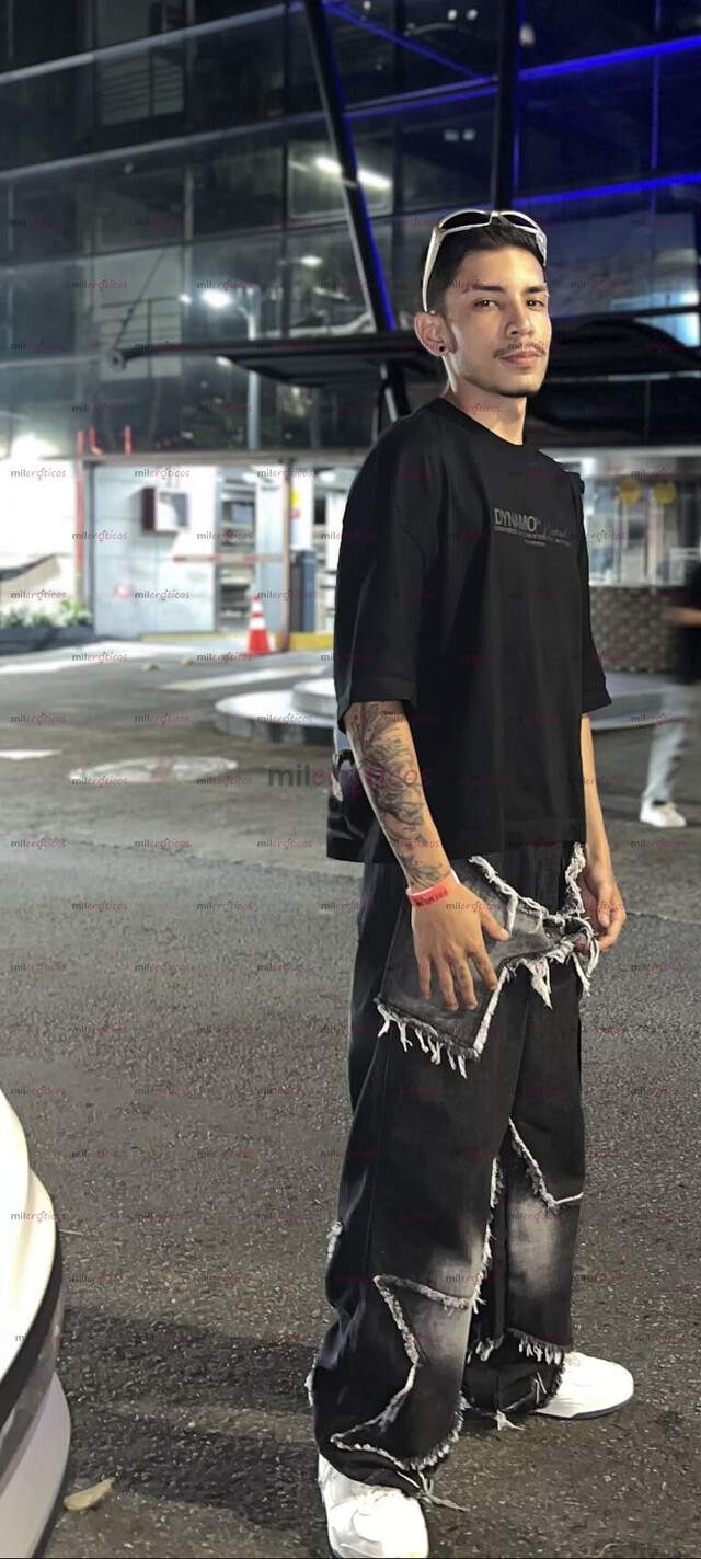 FOTOS DE POLLO DE 20 MUY CALIENTE ARRECHO COMPLACIENTE Y LECHERO