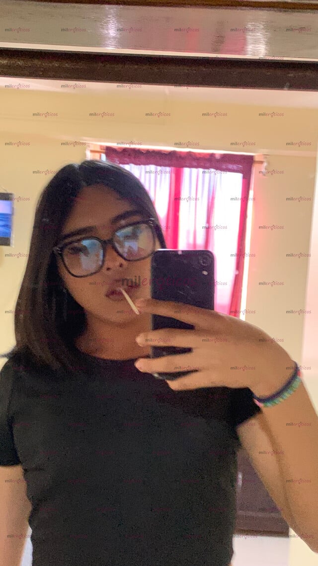 FOTOS DE CHICA ALTA, DELGADITA UN POQUITO TÍMIDA, BONITA Y ATENTA