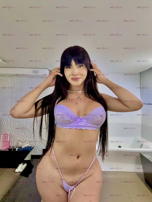 FOTOS DE MIA NÚÑEZ UN CULITO GRANDE Y GORDO, TETAS GRANDES Y UN PENE PEQUEÑO