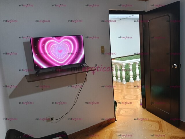 FOTOS DE EXELENTES INGRESOS CASAESTUDIO BIEN UBICADA DISPONIBLE