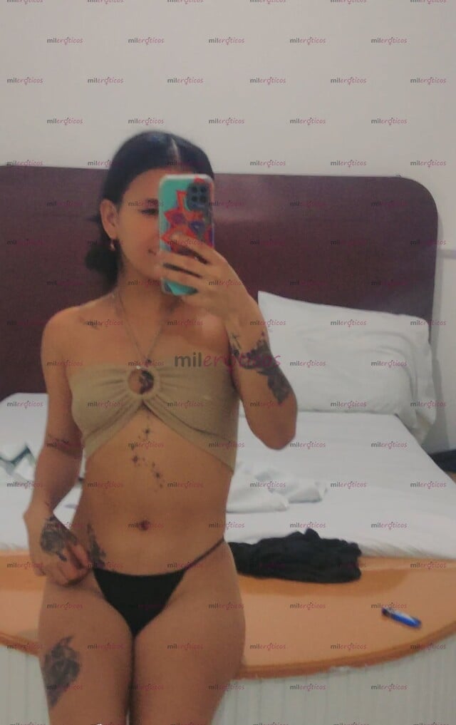 FOTOS DE FLAQUITA TATUADA Y TALLADITA LISTA PARA CUMPLIR TUS DESEOS SEXUALES