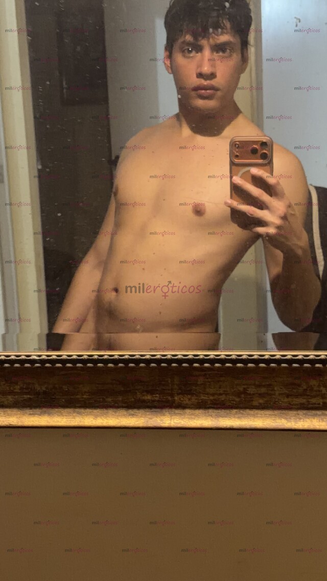 FOTOS DE CHICO UNIVERSITARIO GAY 22 AÑOS, SUMISO, DISCRETO Y MUY CALIENTE
