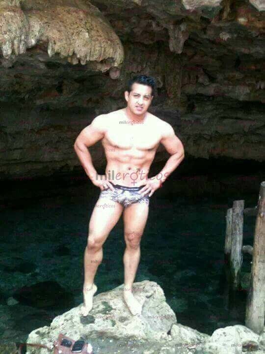 FOTOS DE SOY STRIPPER PROFESIONAL SOY UN MÁSTER EN EL COLCHÓN Y LA REGADERA Y JACUZZI ME