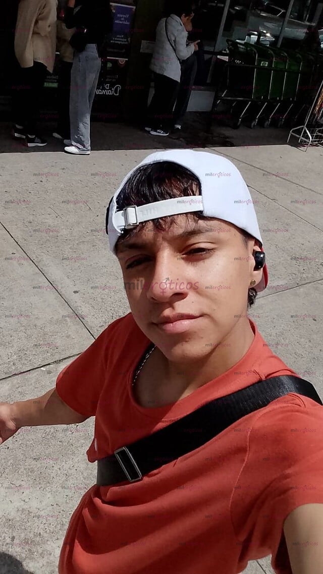 FOTOS DE JOVEN FLACO PASIVO QUE ESTA DISPUESTO A COMPLACERTE