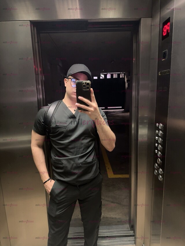 FOTOS DE VENGO A RELAJARTE EN CUERPO Y ALMA CHICO MASAJISTA VIP