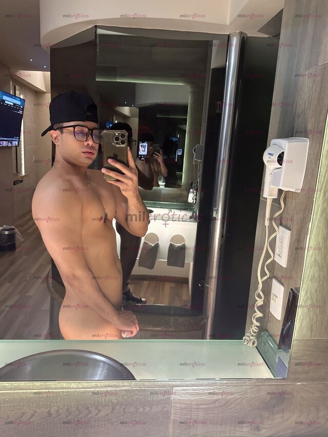 FOTOS DE VENGO A RELAJARTE EN CUERPO Y ALMA CHICO MASAJISTA VIP
