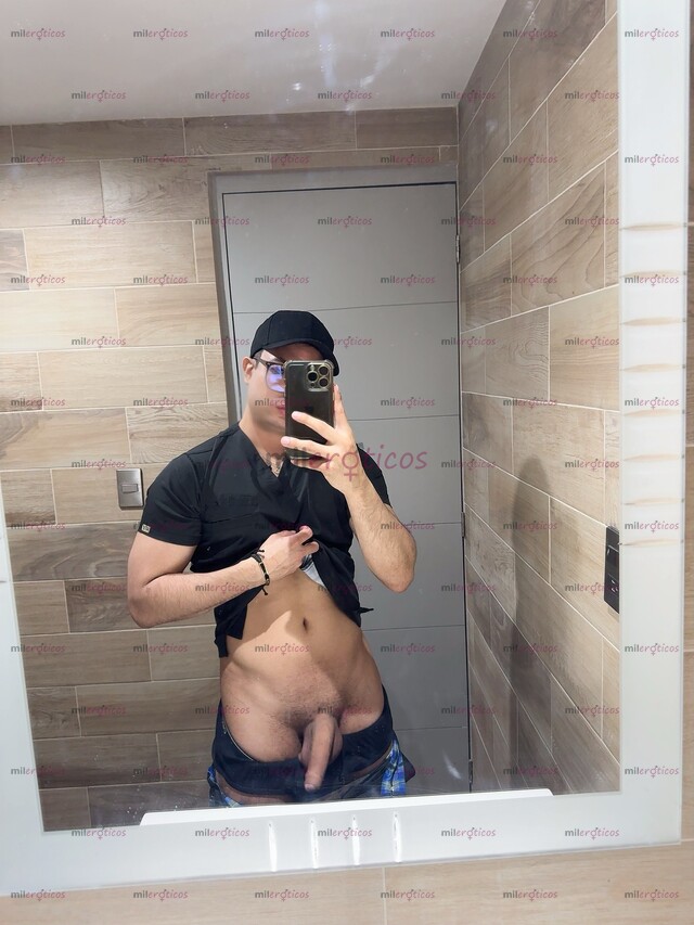 FOTOS DE VENGO A RELAJARTE EN CUERPO Y ALMA CHICO MASAJISTA VIP