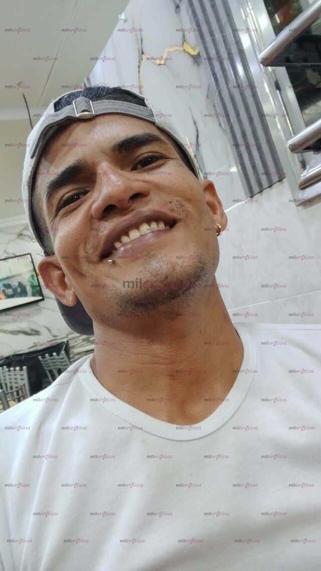 FOTOS DE HOLA SOMOS DOS CHICOS ACTIVO DISPUESTO A COMPLACERTE