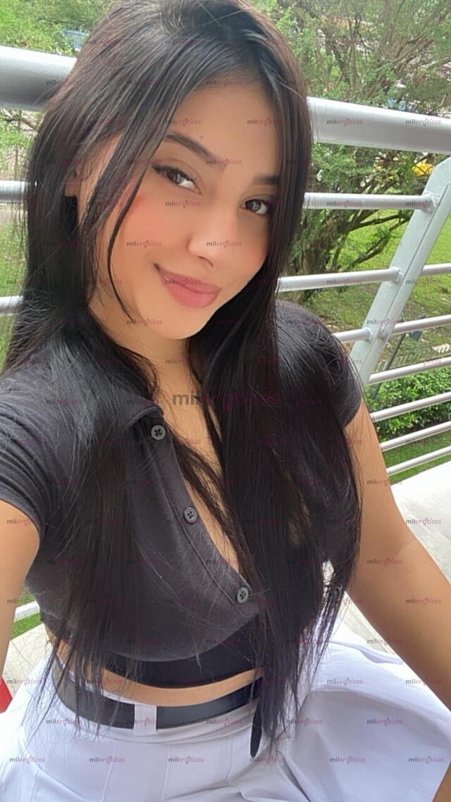 FOTOS DE DANNA LINDA, AMABLE, TIERNA Y MUY SEXY , COLOMBIANITA EN PUERTO MUY COMPLACIENTE