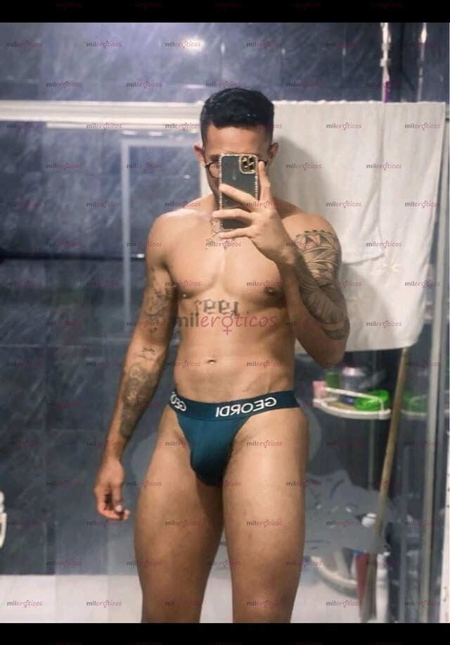 FOTOS DE MORENO 1.93 CM MÚSCULOSO DISPUESTO A COMPLACERTE.