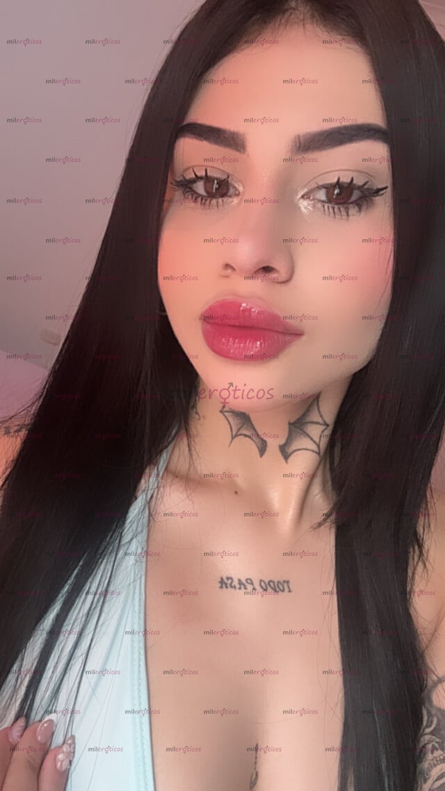 FOTOS DE RICA Y DELICIOSA JOVEN DE PIEL BLANCA ( TODA ROSADITA ) , TATUADA EXQUISITA