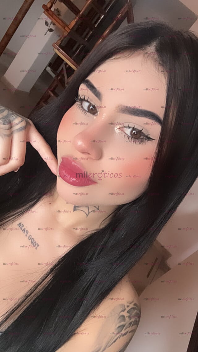 FOTOS DE RICA Y DELICIOSA JOVEN DE PIEL BLANCA ( TODA ROSADITA ) , TATUADA EXQUISITA