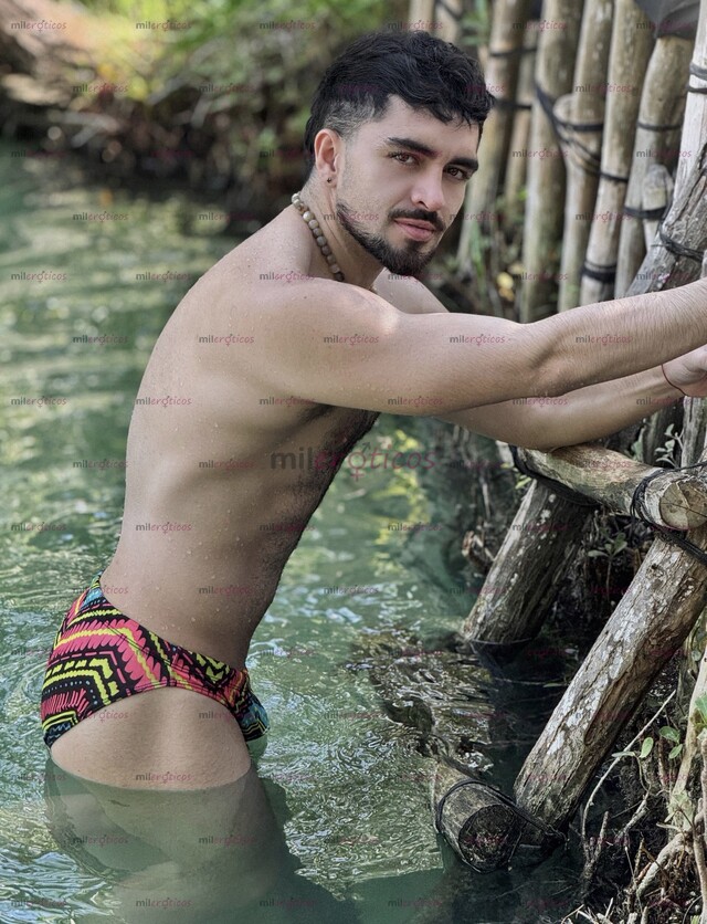 FOTOS DE VISITANTE UNIVERSITARIO VERSÁTIL , MORBOSO Y CALIENTE