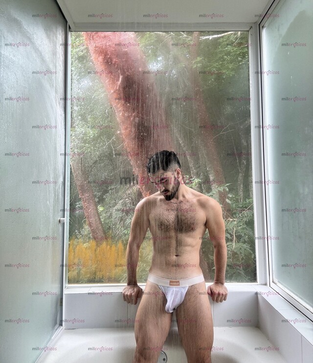 FOTOS DE VISITANTE UNIVERSITARIO VERSÁTIL , MORBOSO Y CALIENTE