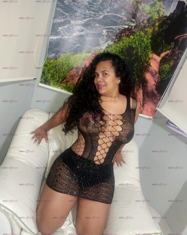 FOTOS DE DULCE Y TIERNA LUNA PIEL CANELA VEN A DISFRUTAR DE UN RICO ORAL!!!