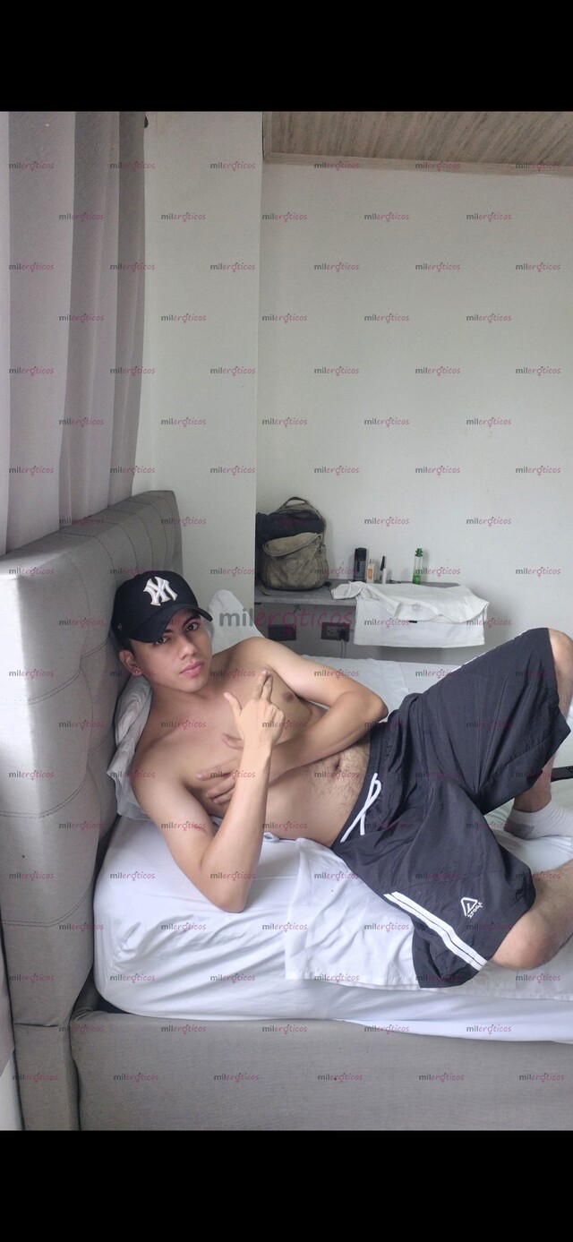 FOTOS DE CHICO ATENTO , FLACO UN POCO DE PELOS , VERSÁTIL