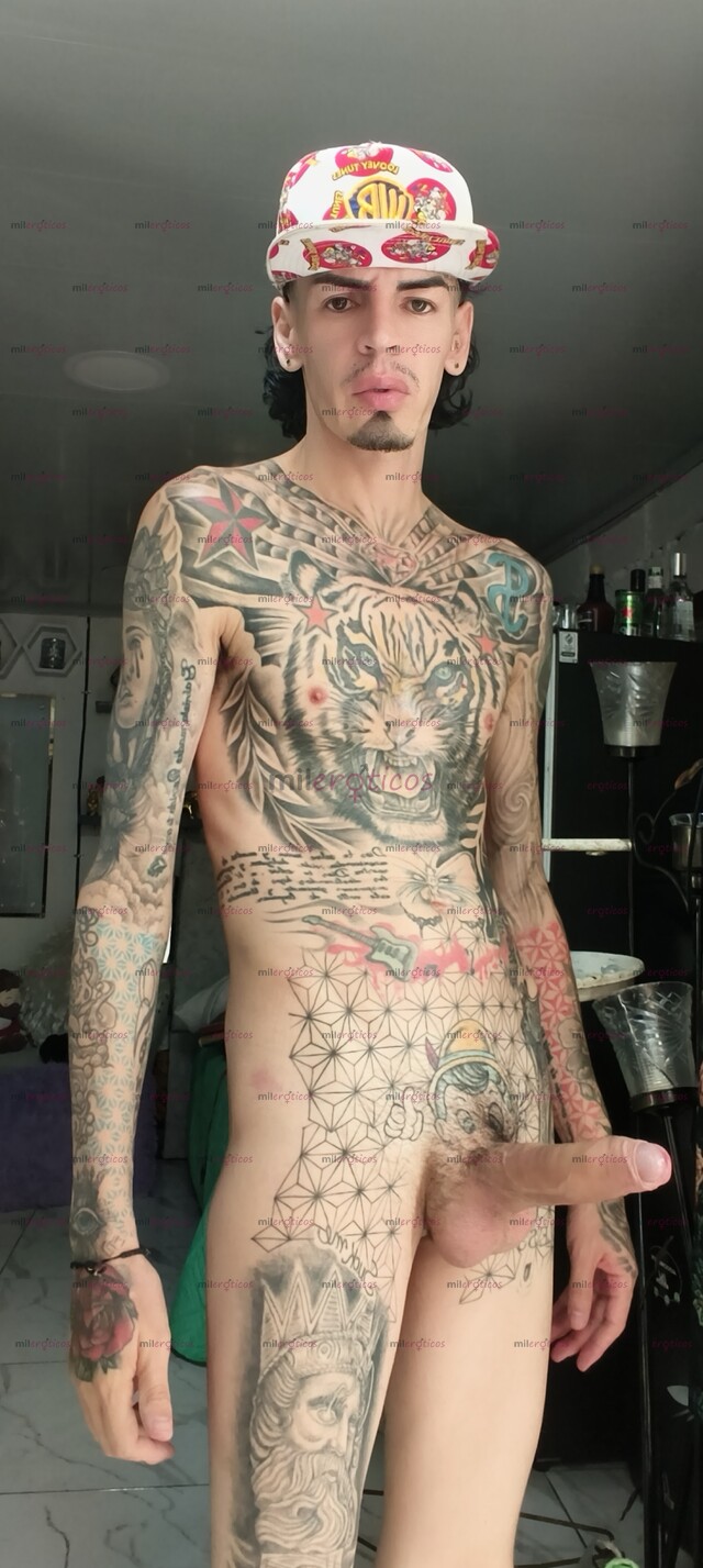 FOTOS DE FLACO ACTIVO MORBOSO TATUADO BLANCO CON SITIO