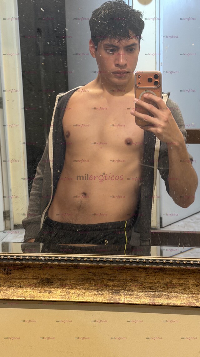 FOTOS DE CHICO UNIVERSITARIO GAY 22 AÑOS, SUMISO, DISCRETO Y MUY CALIENTE