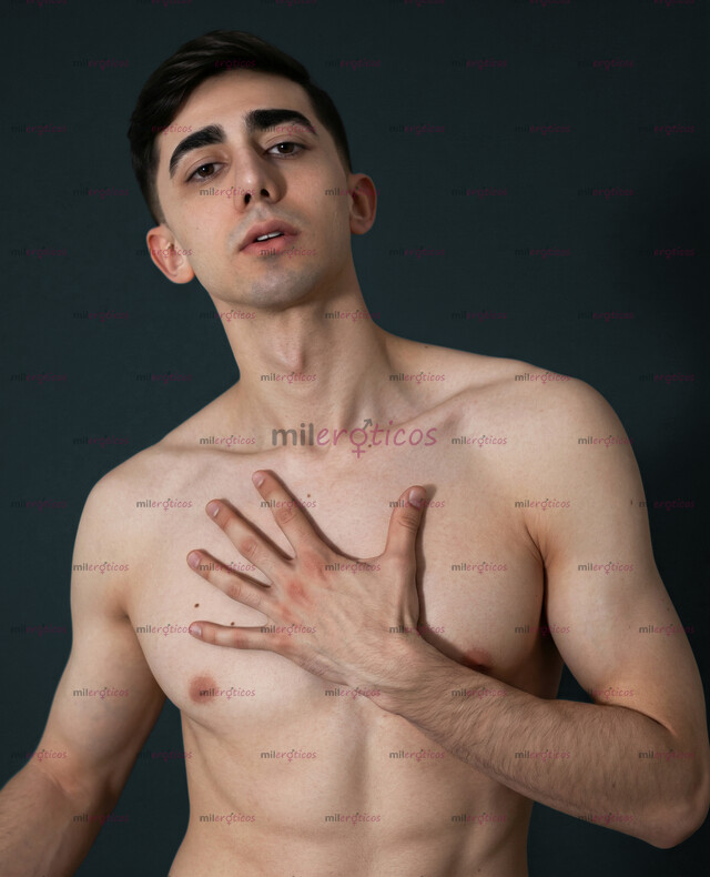 FOTOS DE JOVEN VARONIL ACTIVO CON 24 CENTÍMETROS DE VERGA