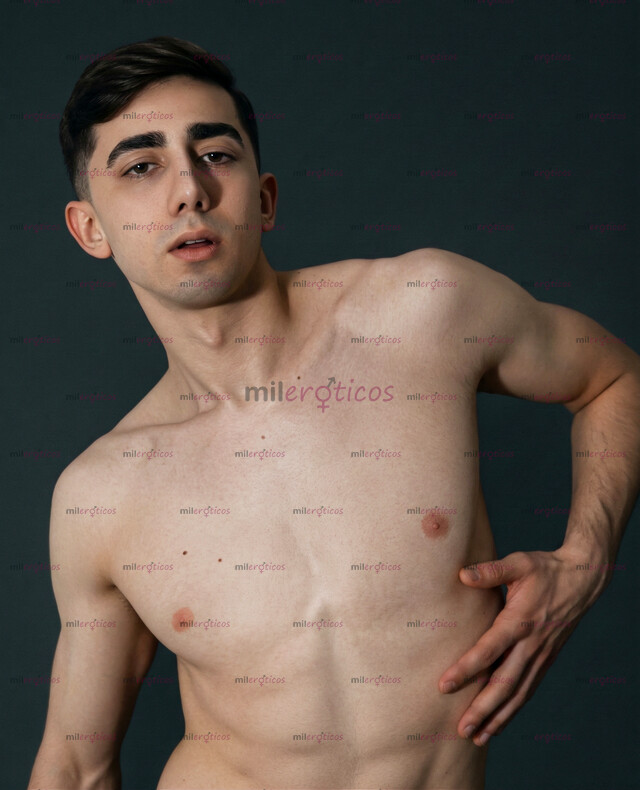 FOTOS DE JOVEN VARONIL ACTIVO CON 24 CENTÍMETROS DE VERGA