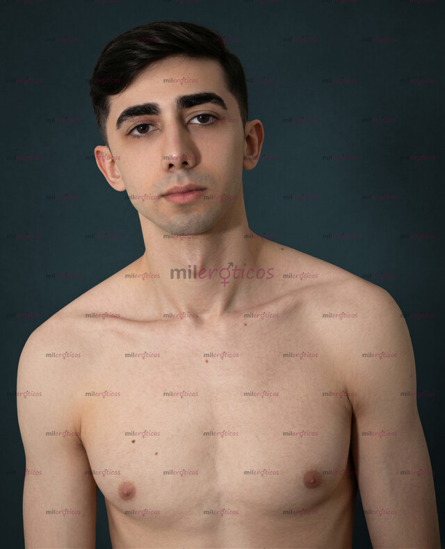 FOTOS DE JOVEN VARONIL ACTIVO CON 24 CENTÍMETROS DE VERGA