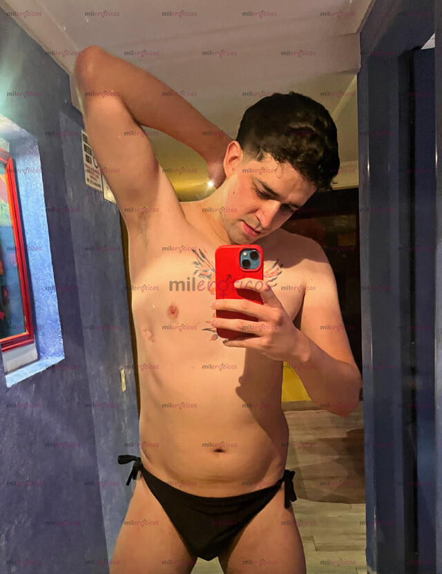 FOTOS DE JOVEN CACHONDO Y DISCRETO CON TROZO DE 19 CM