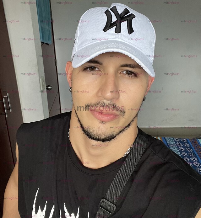 FOTOS DE CHICO JOVEN, MODELO, ACTIVO DOMINANTE DISCRETO