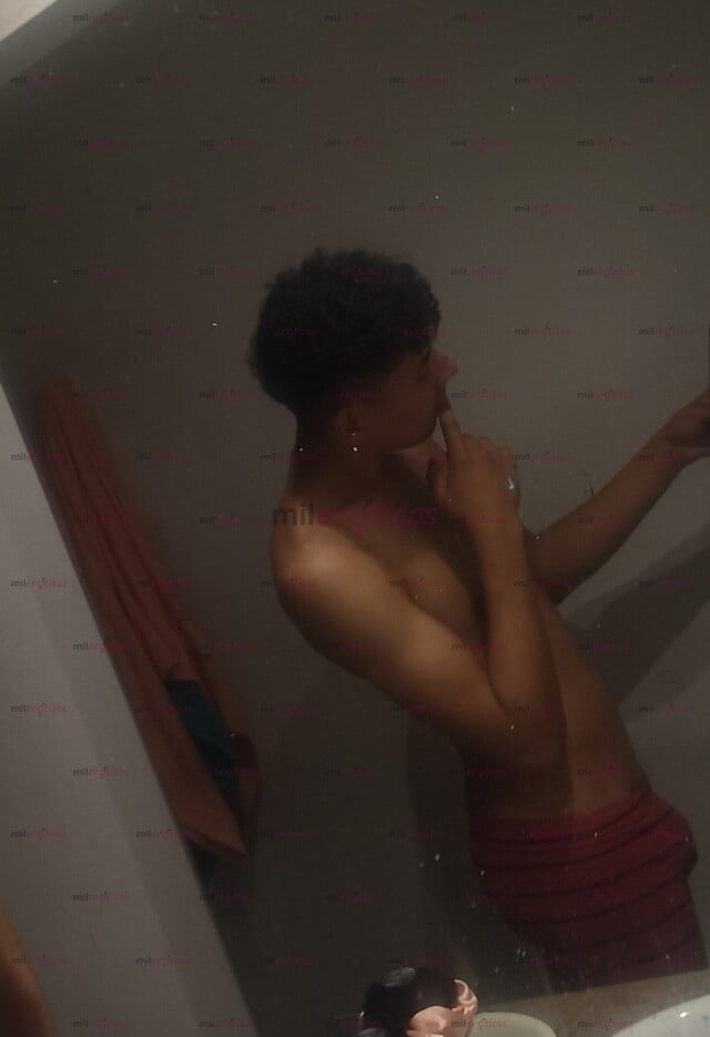 FOTOS DE BELLO JOVEN AMANTE DEL BUEN SEXO APASIONADO