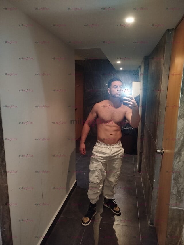 FOTOS DE GIGALO CON PIEL MUY BLANCA . HOMBRE HETEROSEXUAL, SCORT PROFESIONAL PARA DAMAS