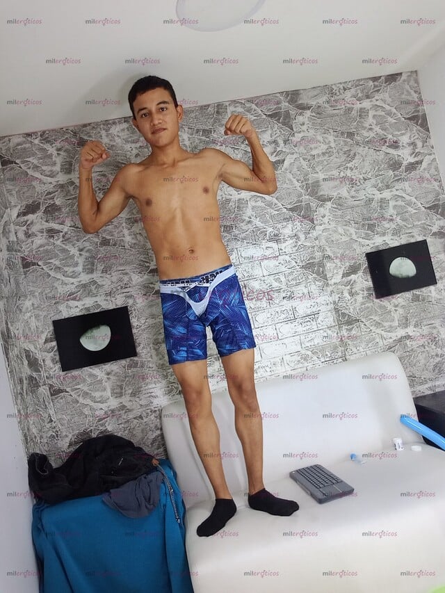 FOTOS DE CHICO SENCILLO Y HORMONAL CON GANAS DE SEXO SALVAJE
