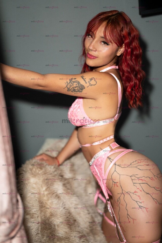 FOTOS DE LINDA PELIROJA TATUADA DE MÁGICA PERSONALIDAD