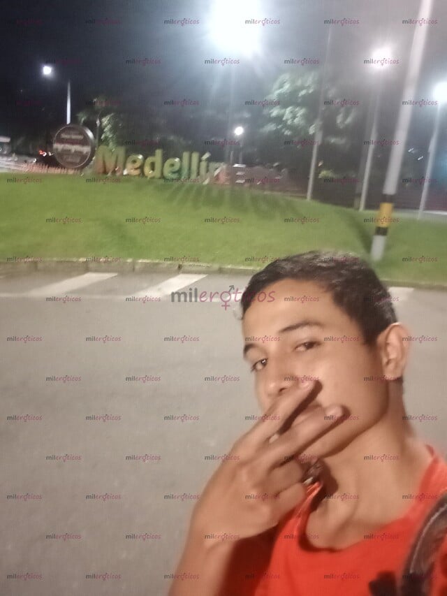 FOTOS DE CHICO SENCILLO Y HORMONAL CON GANAS DE SEXO SALVAJE