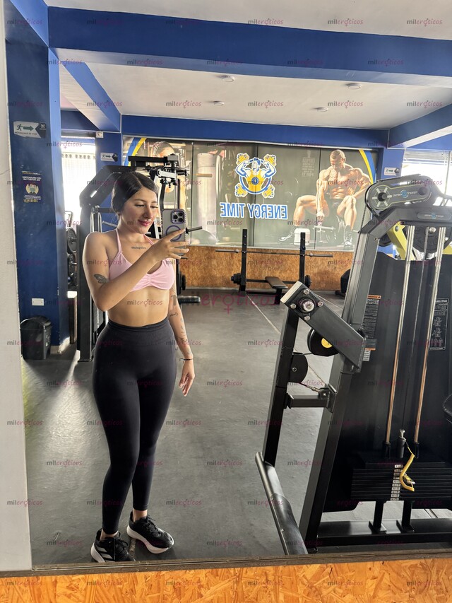 FOTOS DE EXÓTICA PELINEGRA ( MUY CALIENTE Y ATREVIDA )