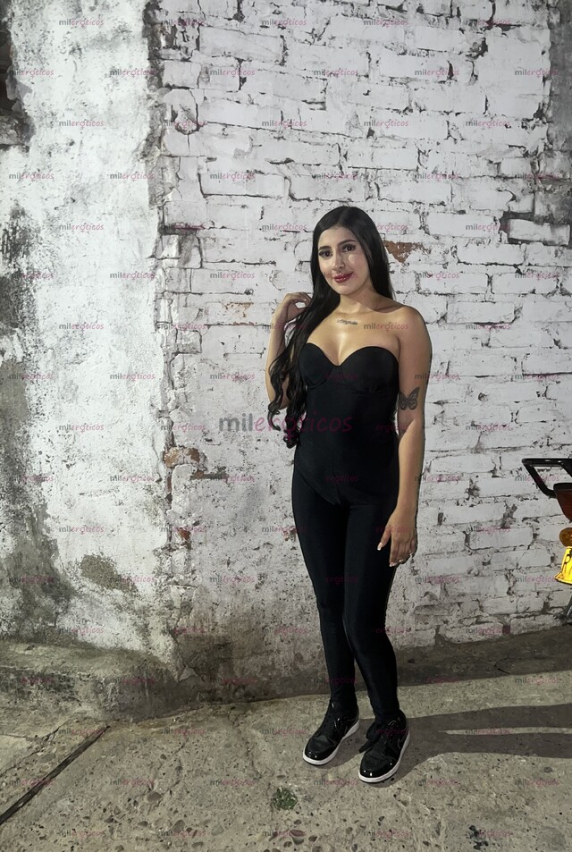 FOTOS DE EXÓTICA PELINEGRA ( MUY CALIENTE Y ATREVIDA )