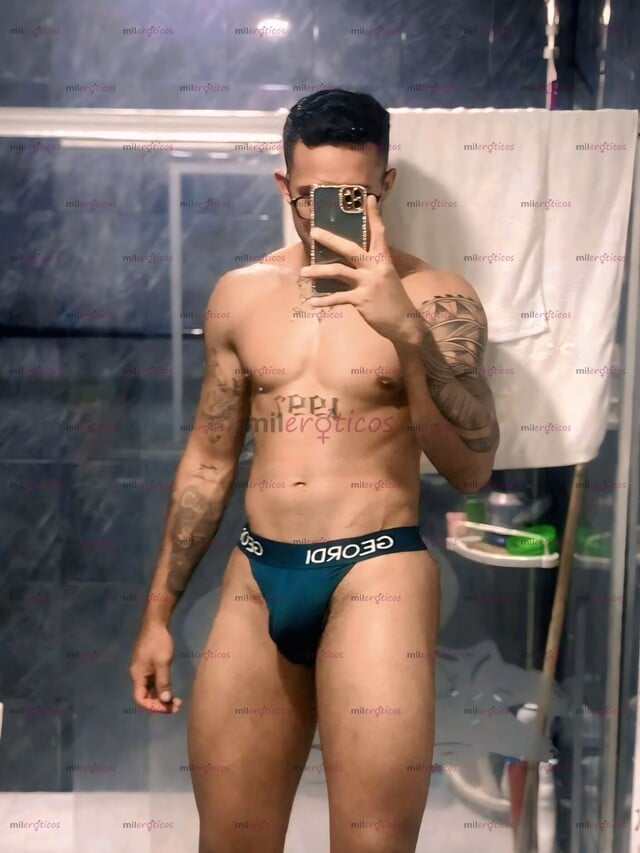 FOTOS DE MORENO ALTO 1.93CM MÚSCULOSO, DOTADO CON GANAS DE COMPLACERTE.