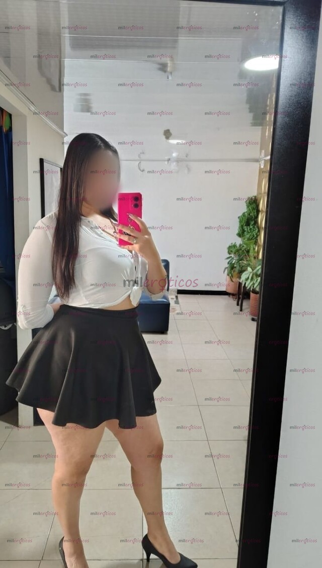 FOTOS DE VOLUPTUOSA PELINEGRA, REALIZA MASAJES DELICIOSOS PARA CABALLEROS