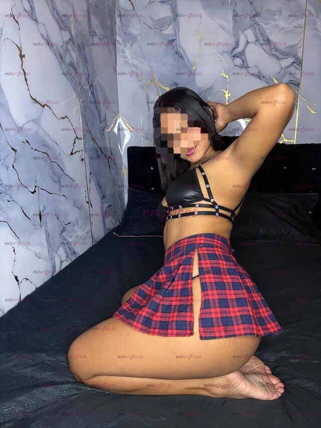 FOTOS DE HERMOSA MORENA EXPERTA EN ORAL GARGANTA PROFUNDA