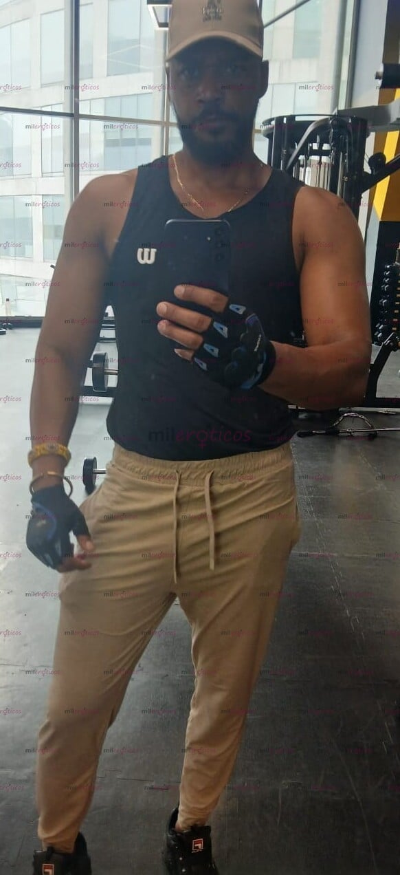 FOTOS DE NEGRO XL SABROSO PARA GAYS Y CURIOSOS COMPLASIENTE Y MUY CALIENTE