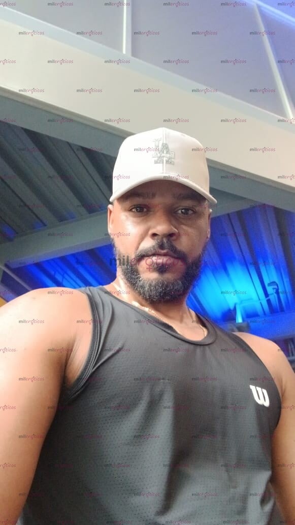 FOTOS DE NEGRO XL SABROSO PARA GAYS Y CURIOSOS COMPLASIENTE Y MUY CALIENTE
