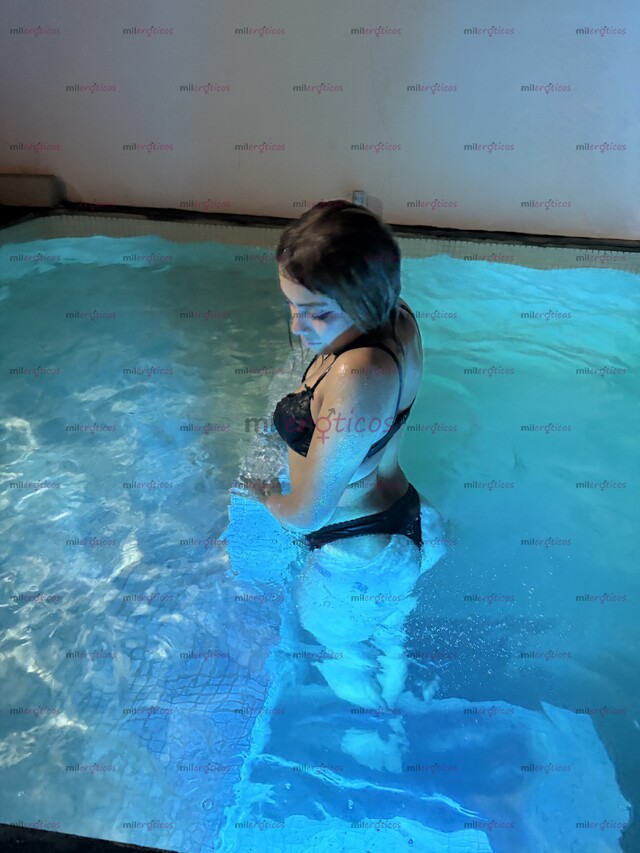 FOTOS DE HOLA SOY REBECA TENGO 19 AÑOS, ESPERO SEA LO QUE BUSCAS