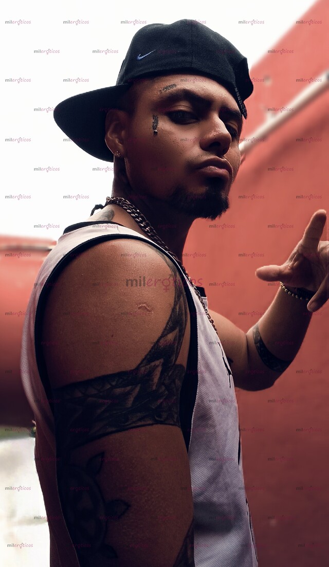 FOTOS DE CHACAL CON FINTA DE MALANDRO, TRAIGO EL FIERRO BIEN DURO PA CLAVARTELO
