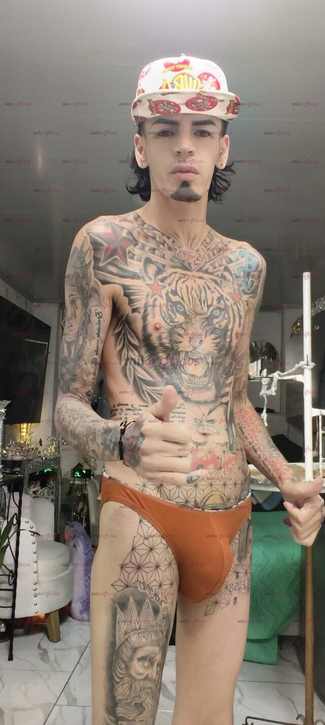 FOTOS DE FLACO ACTIVO MORBOSO TATUADO BLANCO CON SITIO