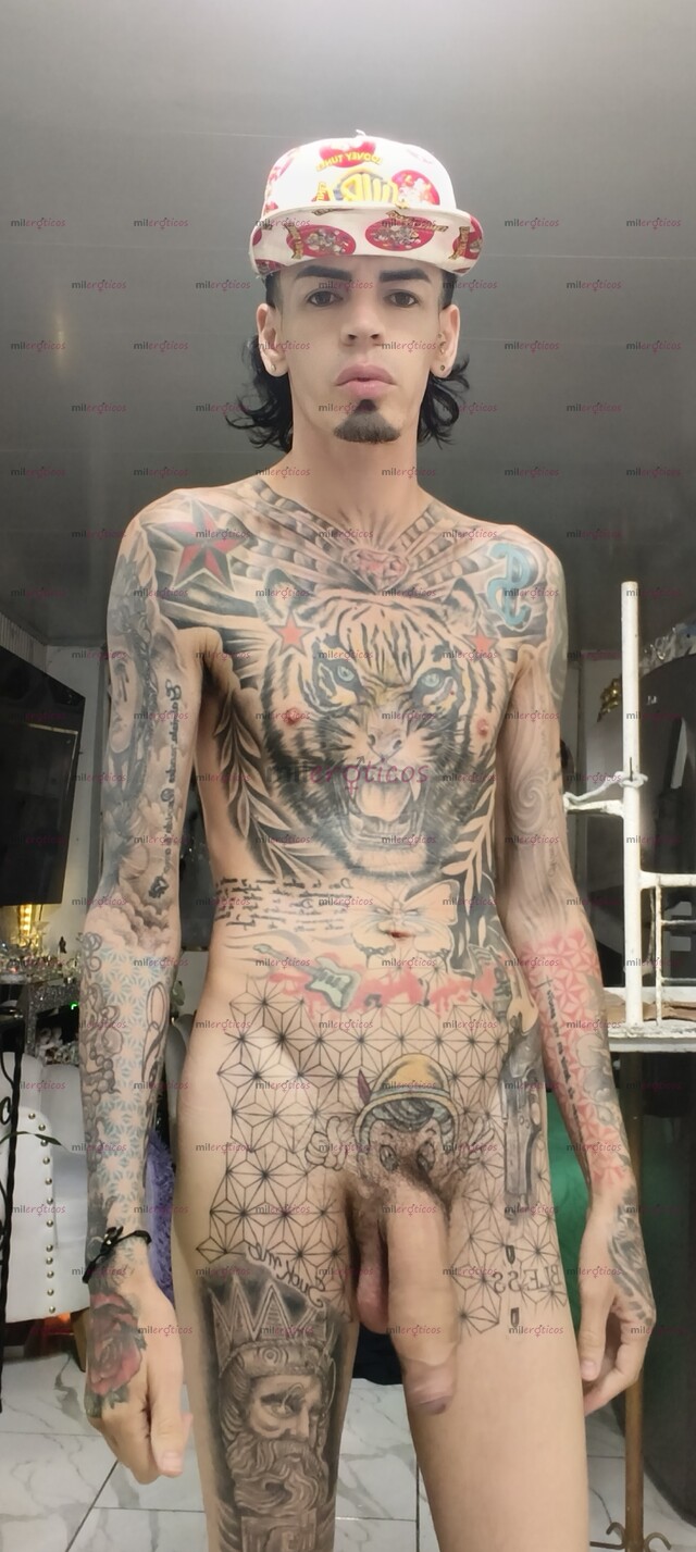 FOTOS DE FLACO ACTIVO MORBOSO TATUADO BLANCO CON SITIO