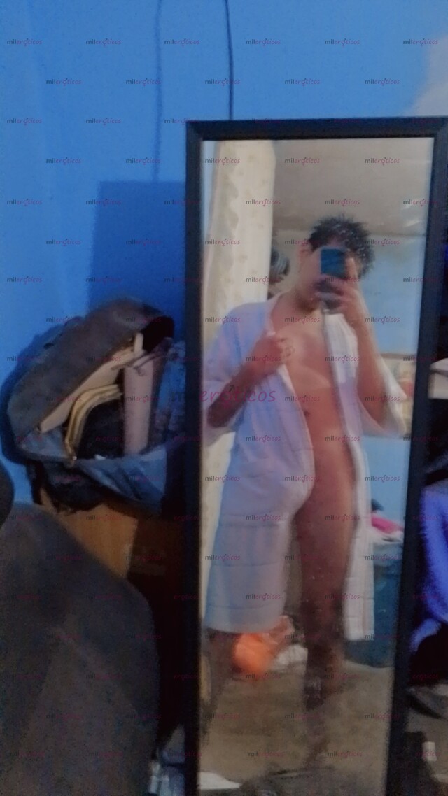 FOTOS DE CHICO TWINK DE 20 AÑOS, FLACO ACTIVO, DOTADO Y DOMINANTE!!