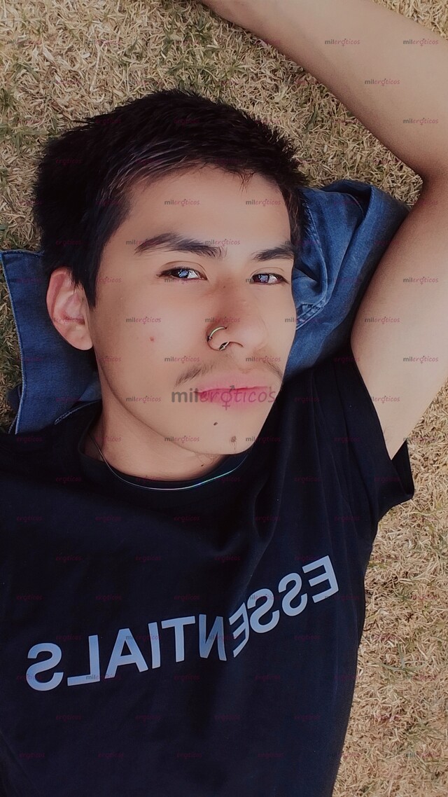 FOTOS DE CHICO TWINK DE 20 AÑOS, FLACO ACTIVO, DOTADO Y DOMINANTE!!