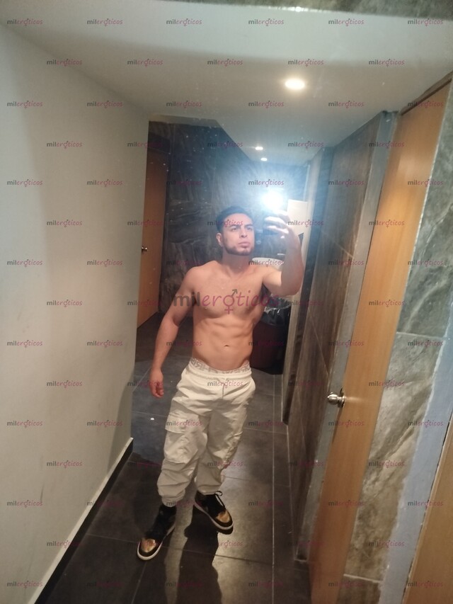 FOTOS DE GIGALO , HOMBRE HETEROSEXUAL (SCORT PARA DAMAS , BILINGUAL.