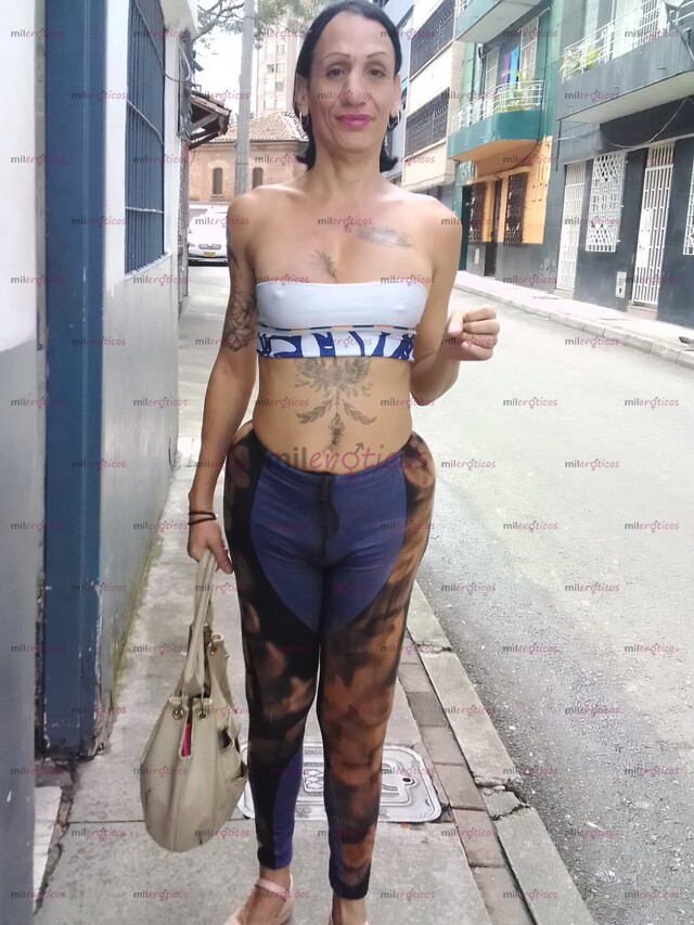 FOTOS DE 100% VERSÁTIL 100% COMPLACIENTE PAPI NO TE QUEDES CON LAS GANAS