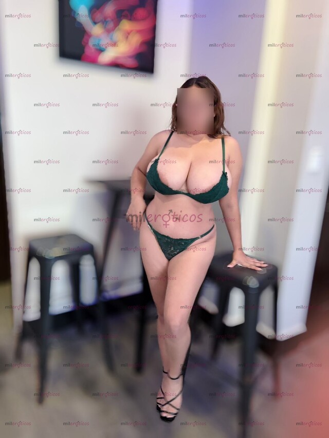 FOTOS DE CHICA VOLUPTUOSA DE INCREÍBLES PECHOS DE COPA DOBLE D, TIENES QUE ESTRUJARLOS!