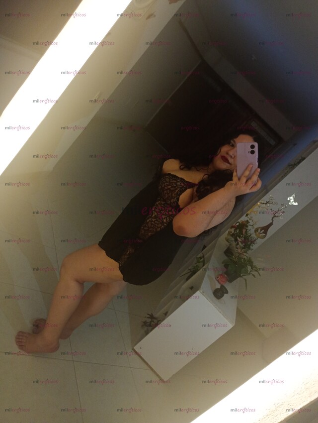 FOTOS DE HOLA SOY KATHY, MÁS CUERPO PARA QUERERTE, MÁS MANOS PARA COMPLACERTE